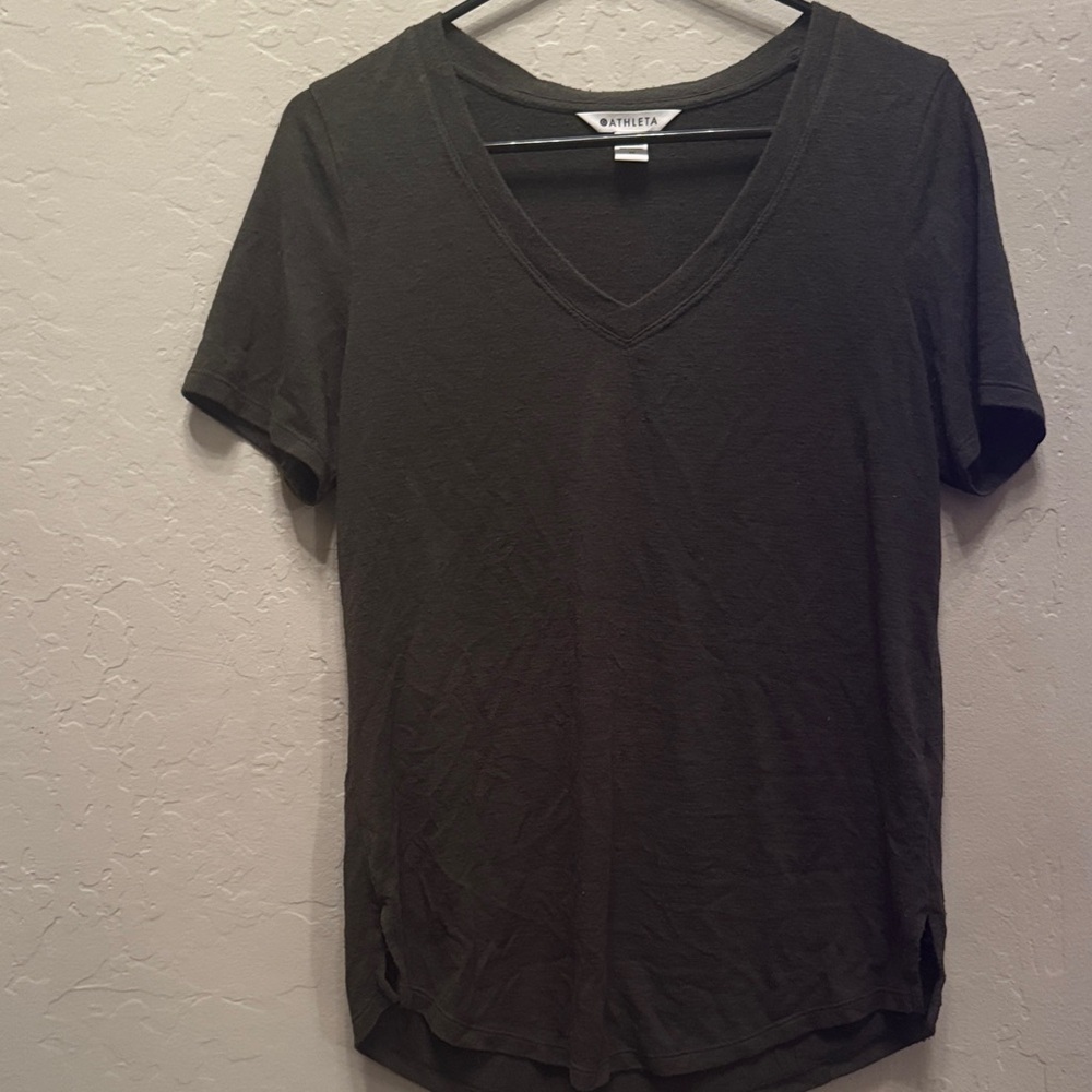 Athleta Charcoal V-Neck Short Sleeve Tee / R20